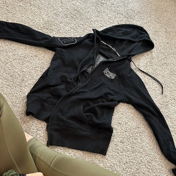 Victoria’s sport size XS zip up jacket - Picture 2 of 6